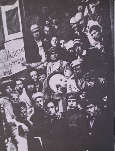 Kasimir Malevich and his students . Members of the �UNOVIS� group, 1919